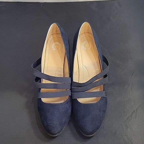 JOURNEE COLLECTIO FAUX SUEDE COMFORT SOLE ALMOND TOE TRIPLE ELASTIC STRAP SHOE - Picture 5 of 16